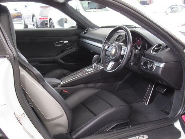 Porsche CAYMAN 2018-08 24054-3