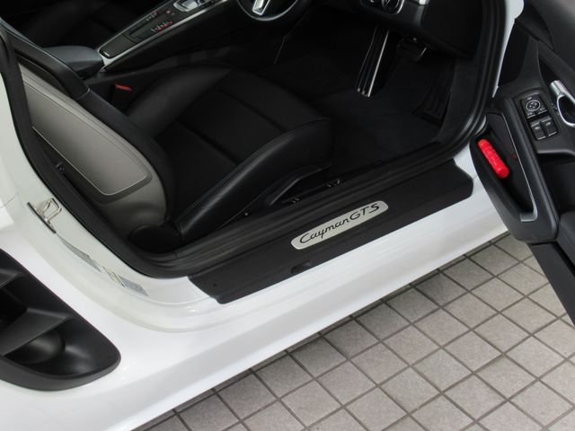 Porsche CAYMAN 2018-08 24054-6
