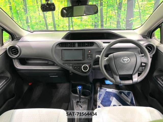 Toyota AQUA 2018-02 291811-1