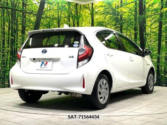 Toyota AQUA 2018-02 291811-16