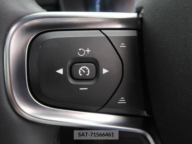 Volvo XC40 2022-06 288775-9