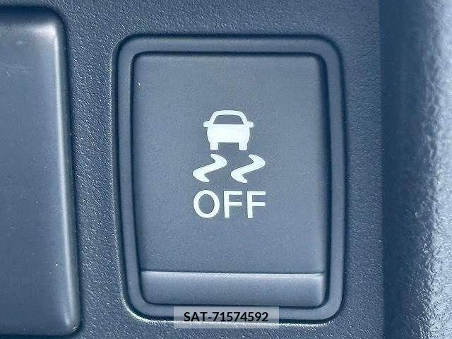 Nissan JUKE 2014-08 320504-11