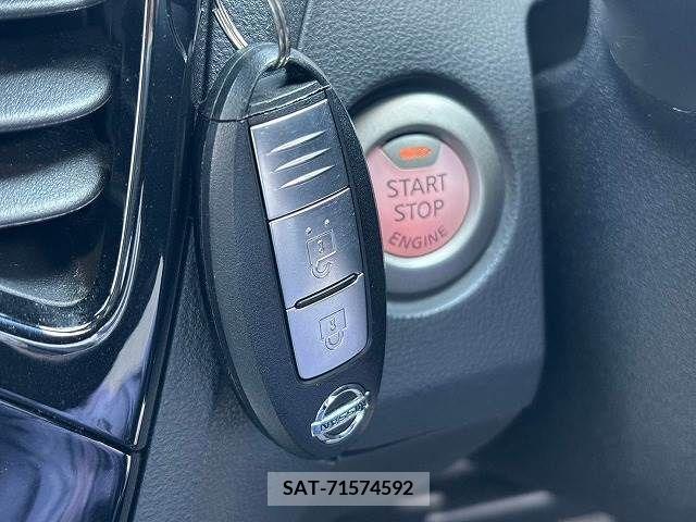 Nissan JUKE 2014-08 320504-7
