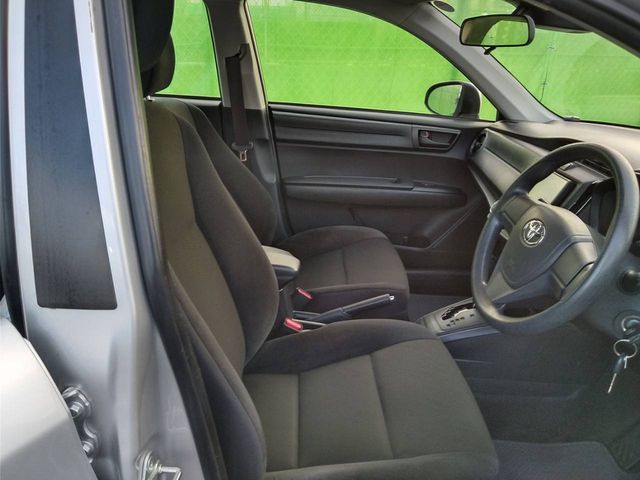 Toyota COROLLA AXIO 2018-04 190503-6