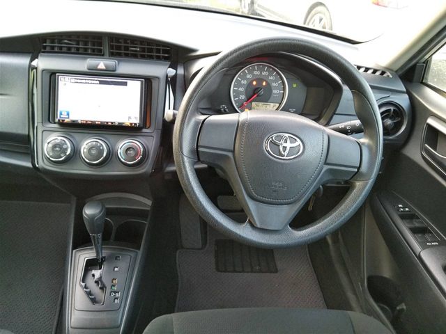 Toyota COROLLA AXIO 2018-04 190503-4