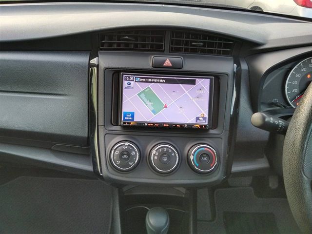 Toyota COROLLA AXIO 2018-04 190503-5