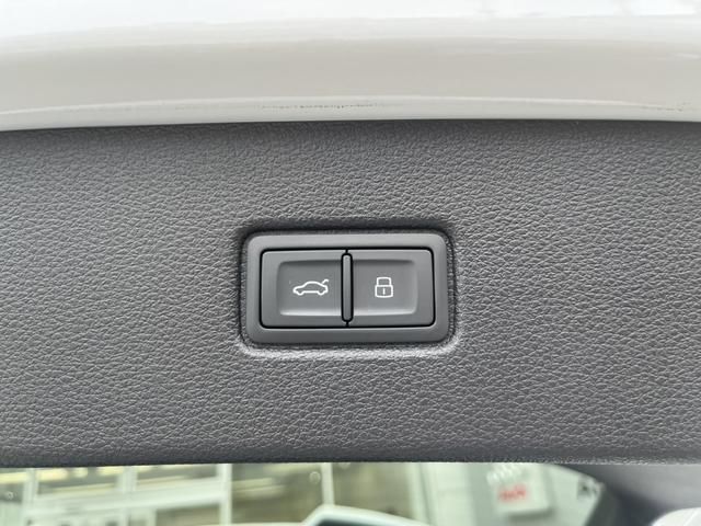 Audi Q7 2022-11 26671-18