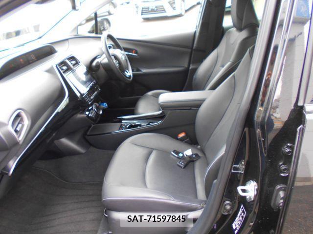 Toyota PRIUS PHV 2019-05 210277-12