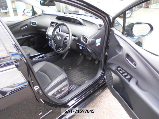 Toyota PRIUS PHV 2019-05 210277-1
