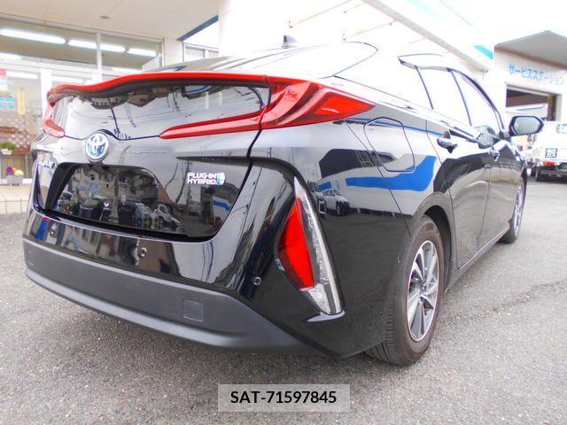 Toyota PRIUS PHV 2019-05 210277-3