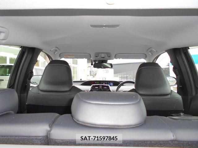 Toyota PRIUS PHV 2019-05 210277-16