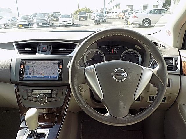 Nissan Sylphy 2013-02 18856-1