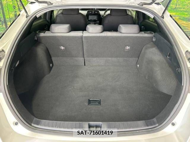 Toyota PRIUS 2016-08 240490-10