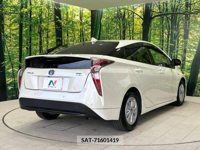 Toyota PRIUS 2016-08 240490-17