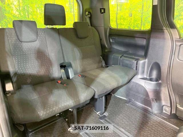 Toyota VOXY 2018-05 288953-10