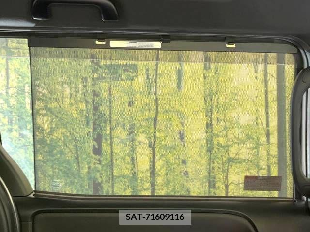 Toyota VOXY 2018-05 288953-7