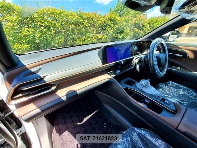 Toyota CROWN 2023-06 200691-7