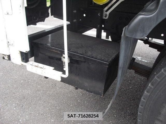 Isuzu ELF TRUCK 2017-11 268179-10