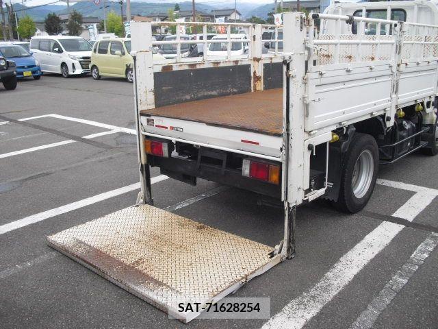 Isuzu ELF TRUCK 2017-11 268179-4