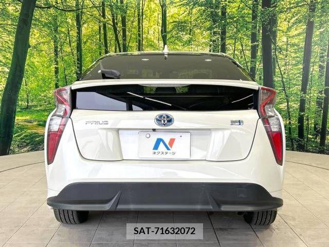 Toyota PRIUS 2017-09 218823-15