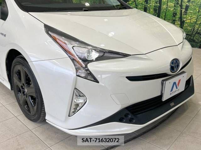 Toyota PRIUS 2017-09 218823-12