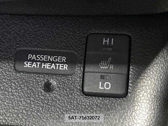 Toyota PRIUS 2017-09 218823-6