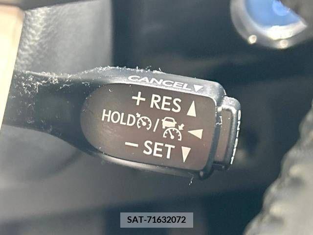 Toyota PRIUS 2017-09 218823-5