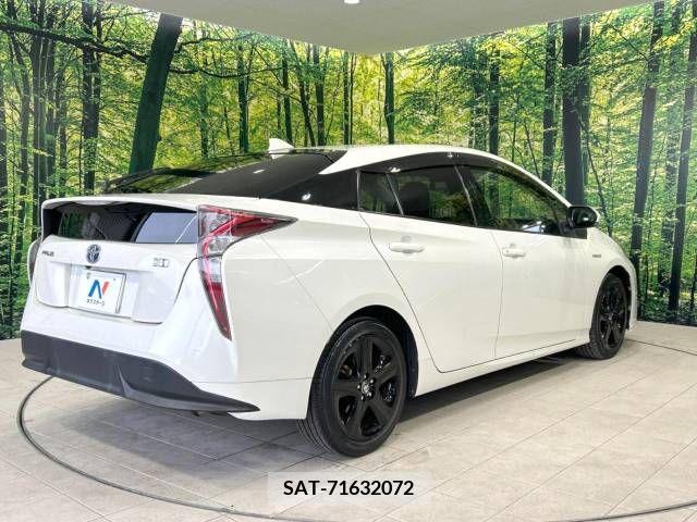 Toyota PRIUS 2017-09 218823-17
