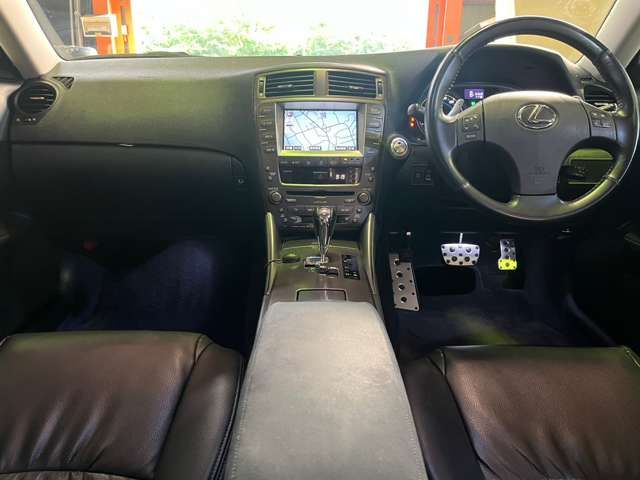 Lexus IS 2005-11 6613-12