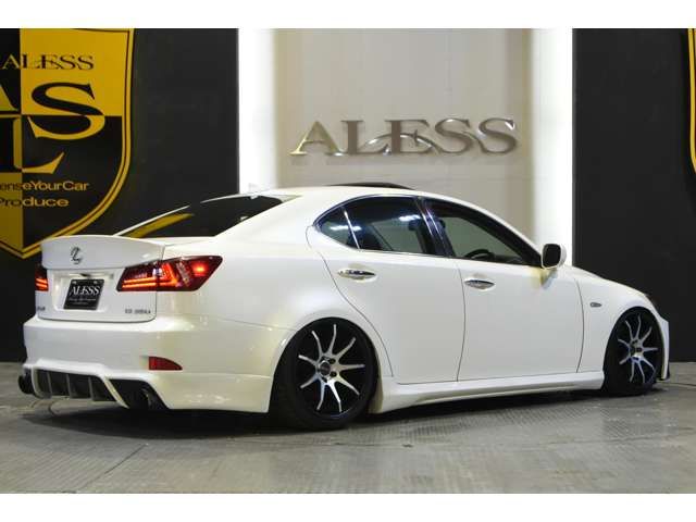 Lexus IS 2005-11 6613-2