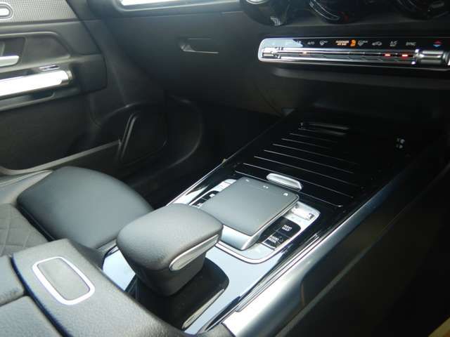 Mercedes Benz GLB-CLASS 2020-11 11529-17