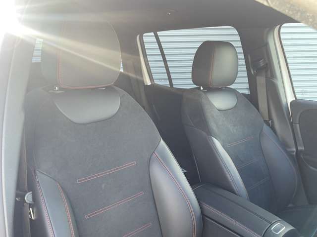 Mercedes Benz EQB 2022-08 23859-15