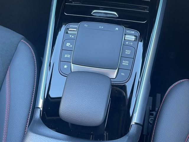 Mercedes Benz EQB 2022-08 23859-14