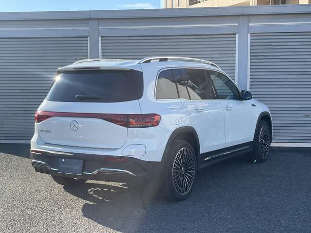 Mercedes Benz EQB 2022-08 23859-1