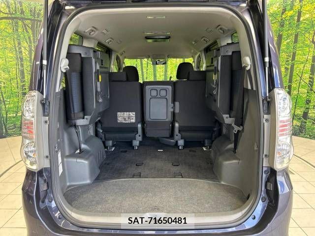 Toyota VOXY 2009-10 370384-11