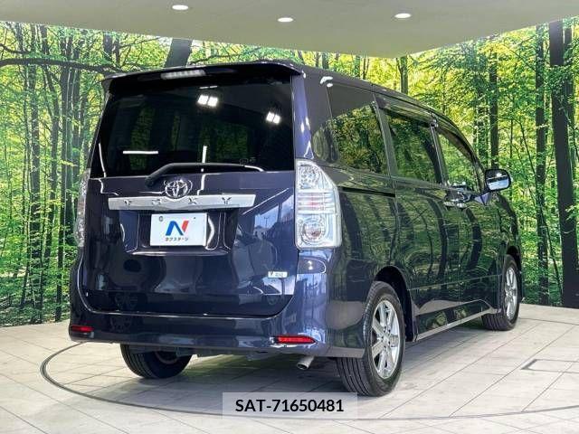 Toyota VOXY 2009-10 370384-18