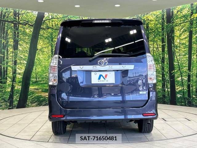 Toyota VOXY 2009-10 370384-16