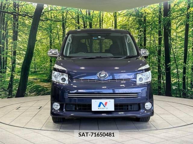 Toyota VOXY 2009-10 370384-15