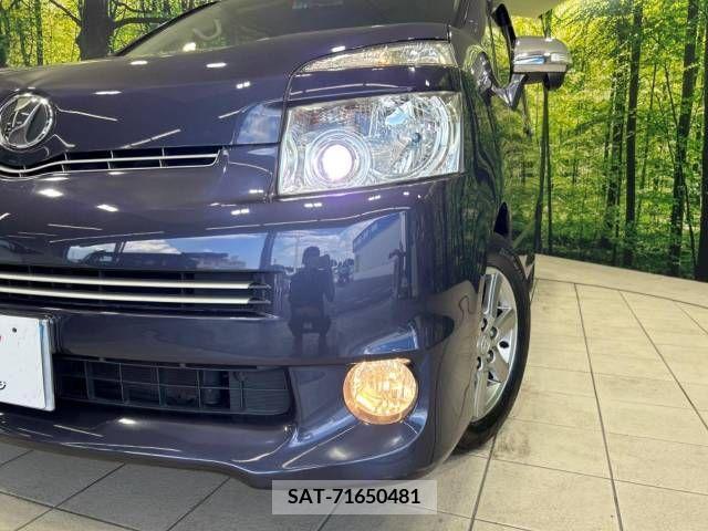 Toyota VOXY 2009-10 370384-13