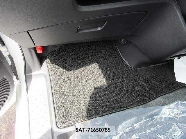 Nissan SERENA 2024-03 284292-19