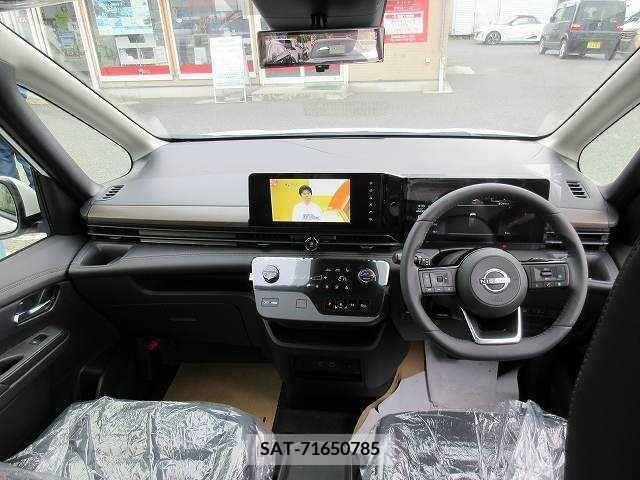 Nissan SERENA 2024-03 284292-1