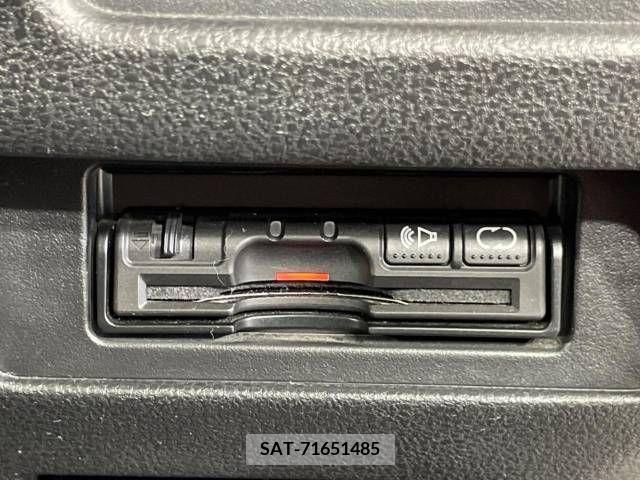 Nissan JUKE 2011-10 320489-6
