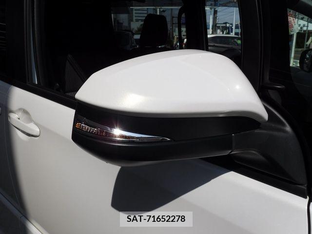 Toyota NOAH 2018-06 216242-5