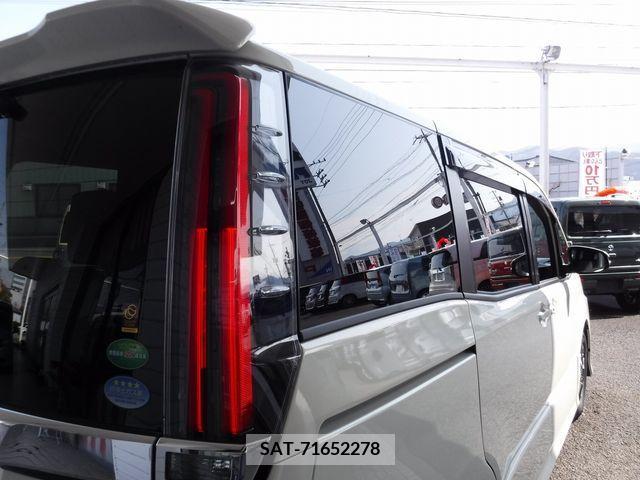 Toyota NOAH 2018-06 216242-6