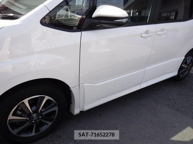 Toyota NOAH 2018-06 216242-7