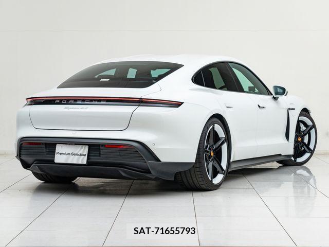 Porsche Taycan 2021-06 366267-9
