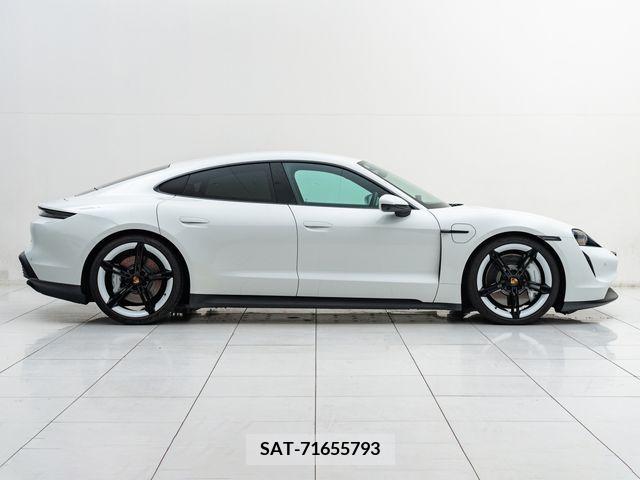 Porsche Taycan 2021-06 366267-11