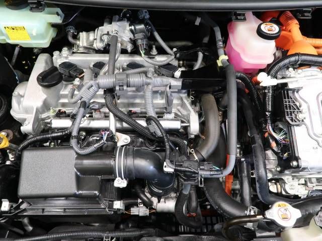 Toyota AQUA 2018-01 193718-19