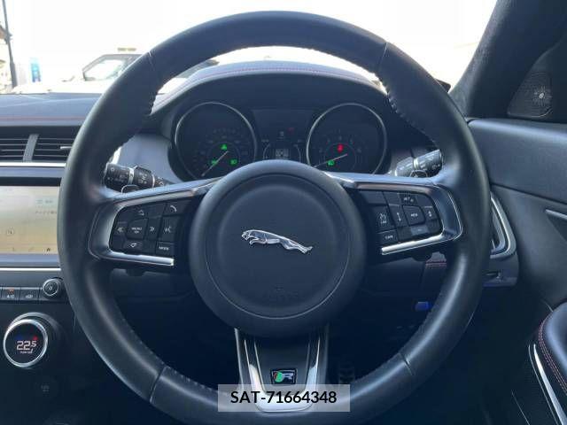 Jaguar E-PACE 2018-09 315782-3