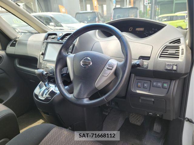 Nissan SERENA 2015-03 305761-6